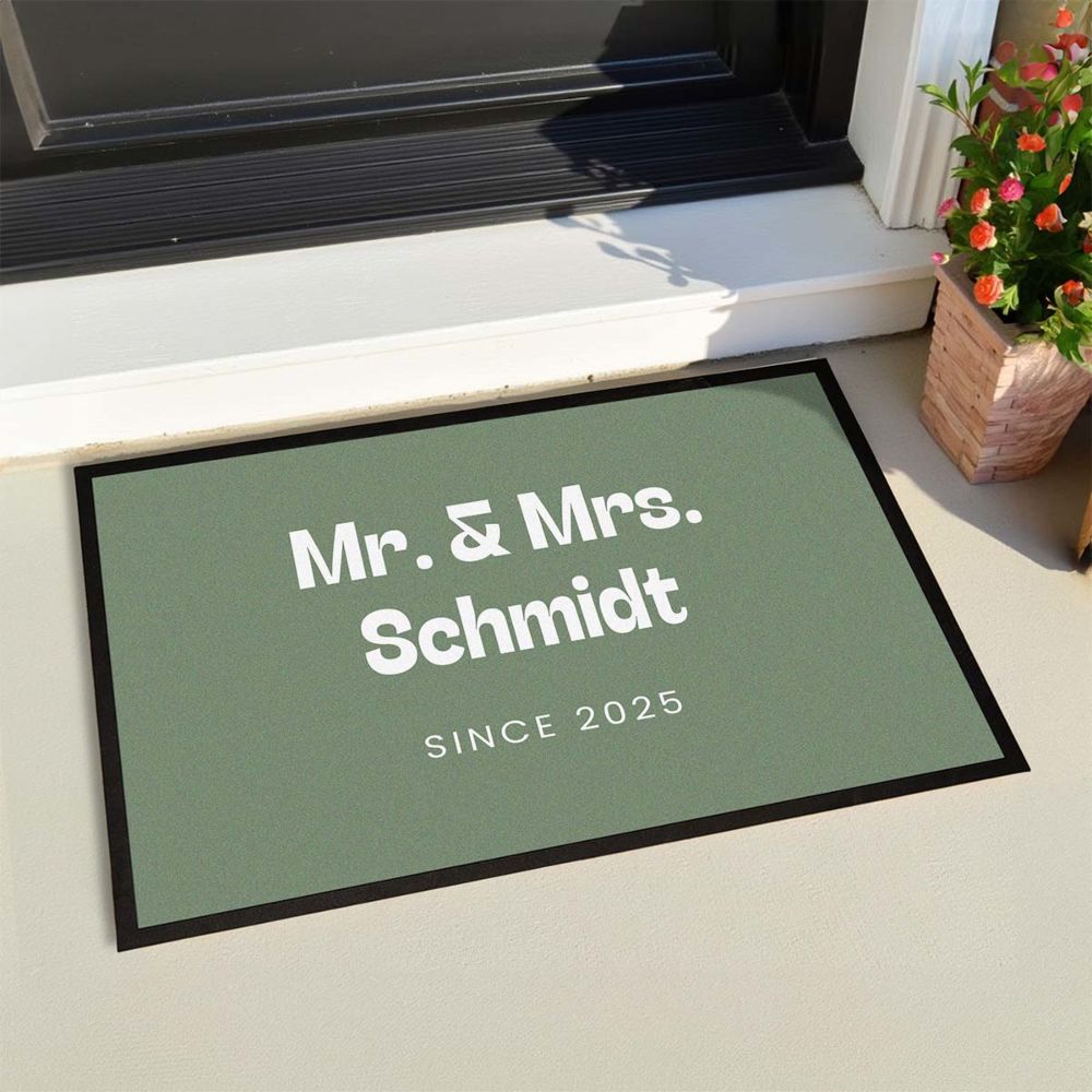 Personalisierbare Fußmatte mit drei Zeilen