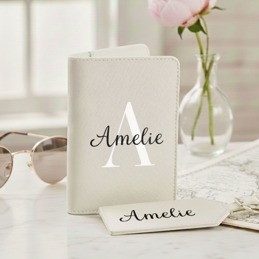 Personalisierbare Reisepasshülle und Koffertag mit Monogramm Personalisierbare Reisepasshülle und Koffertag mit Monogramm