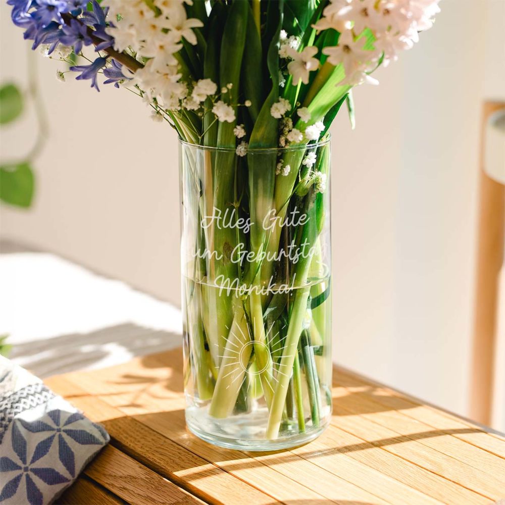 Personalisierte Vase mit Text und Symbol