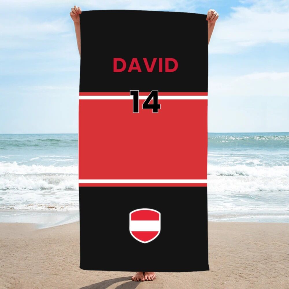 Personalisierbares WM-Handtuch im Trikot-Design mit Text Personalisierbares WM-Handtuch im Trikot-Design mit Text