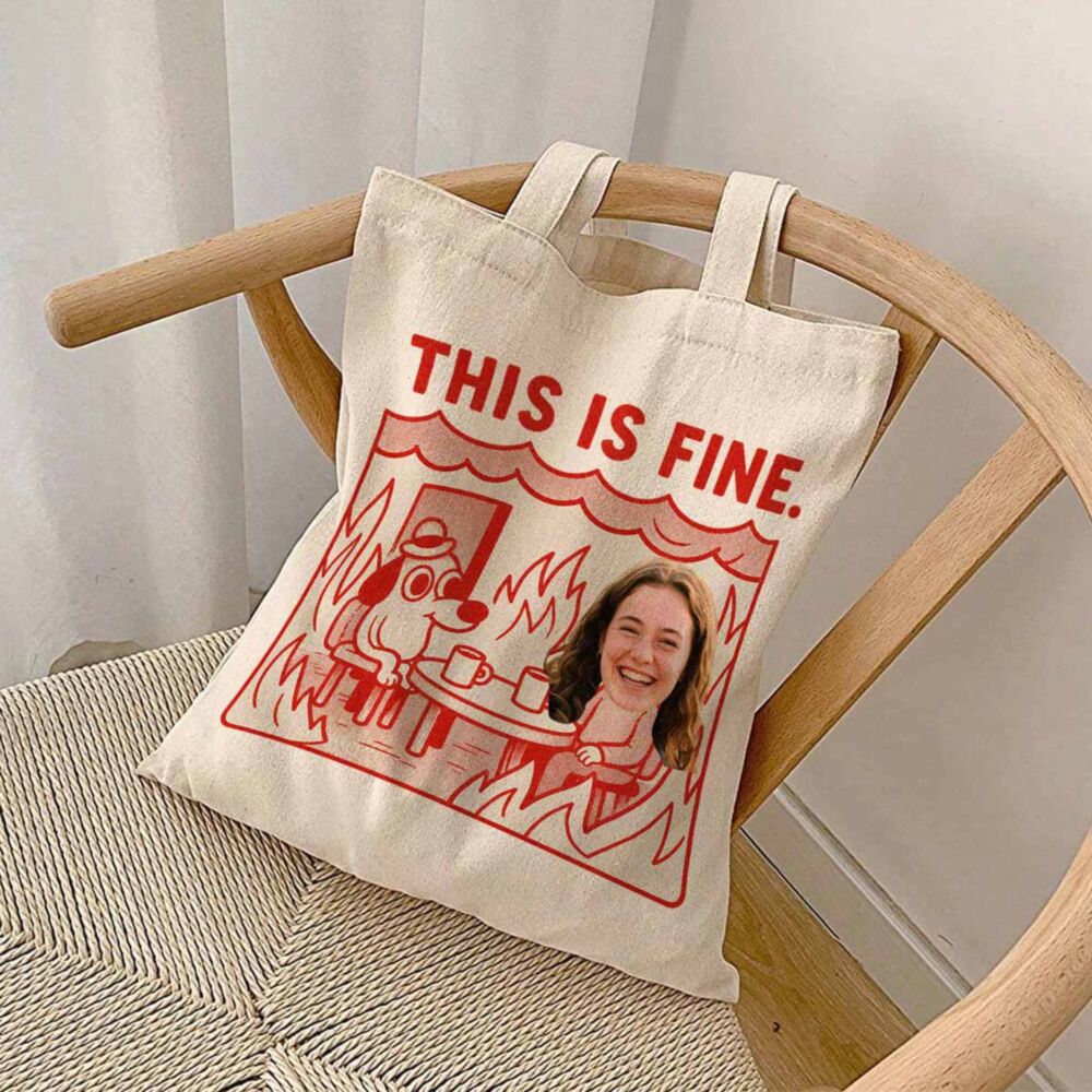 Personalisierbarer Jutebeutel This Is Fine Meme mit Foto
