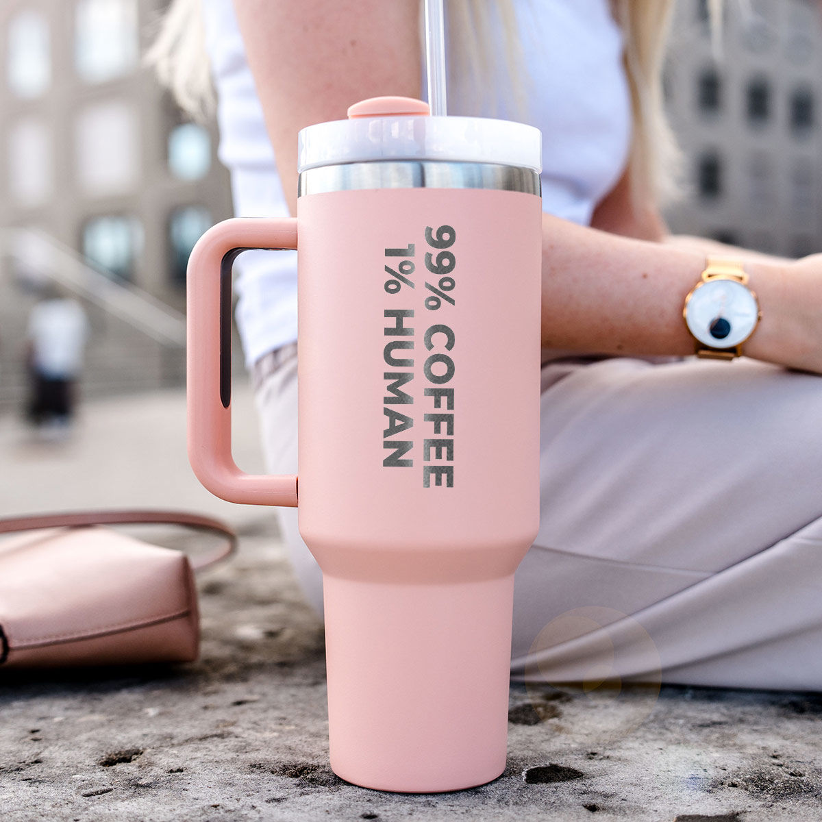 Personalisierbarer Trinkbecher mit Strohhalm und Text