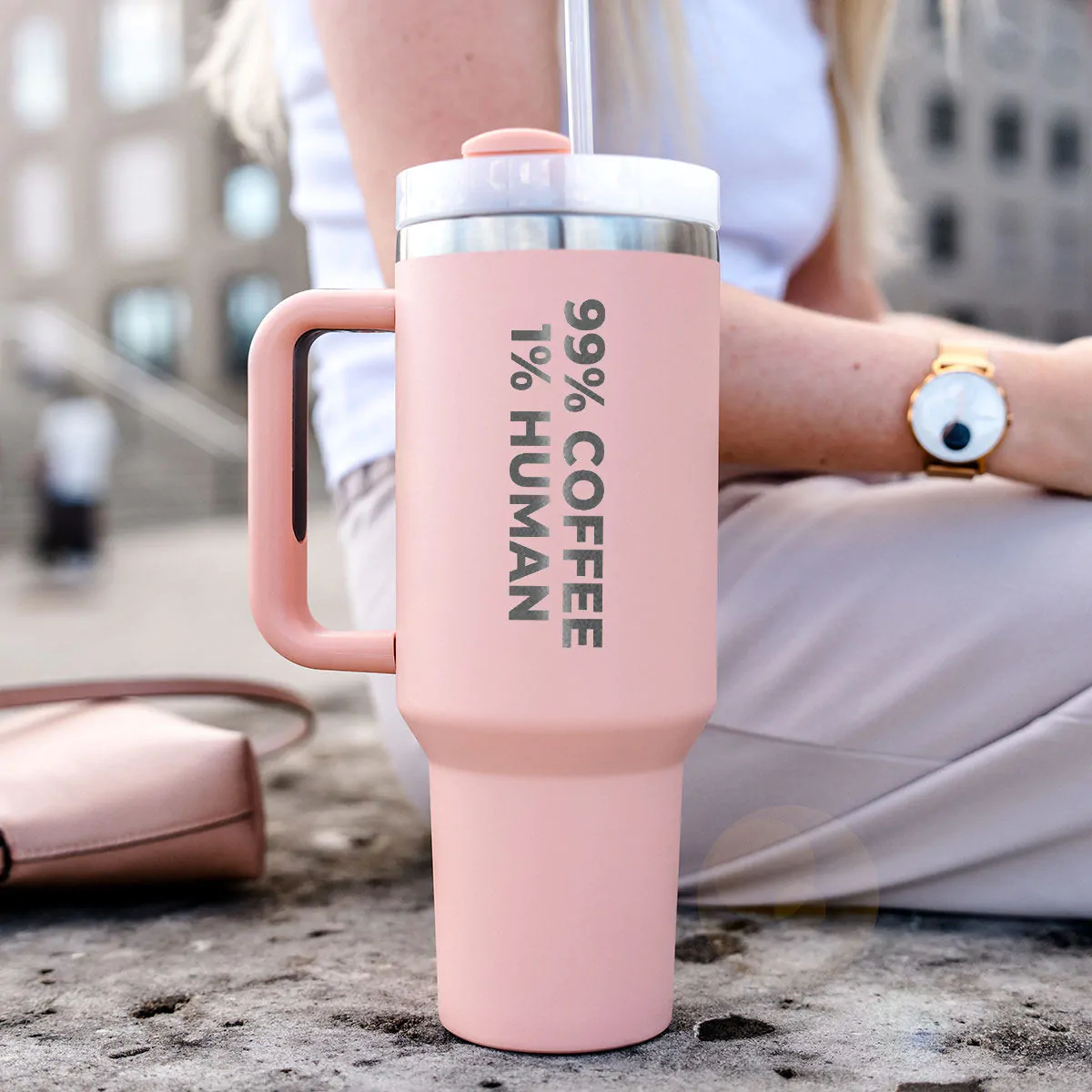 Personalisierbarer Trinkbecher mit Strohhalm und Text