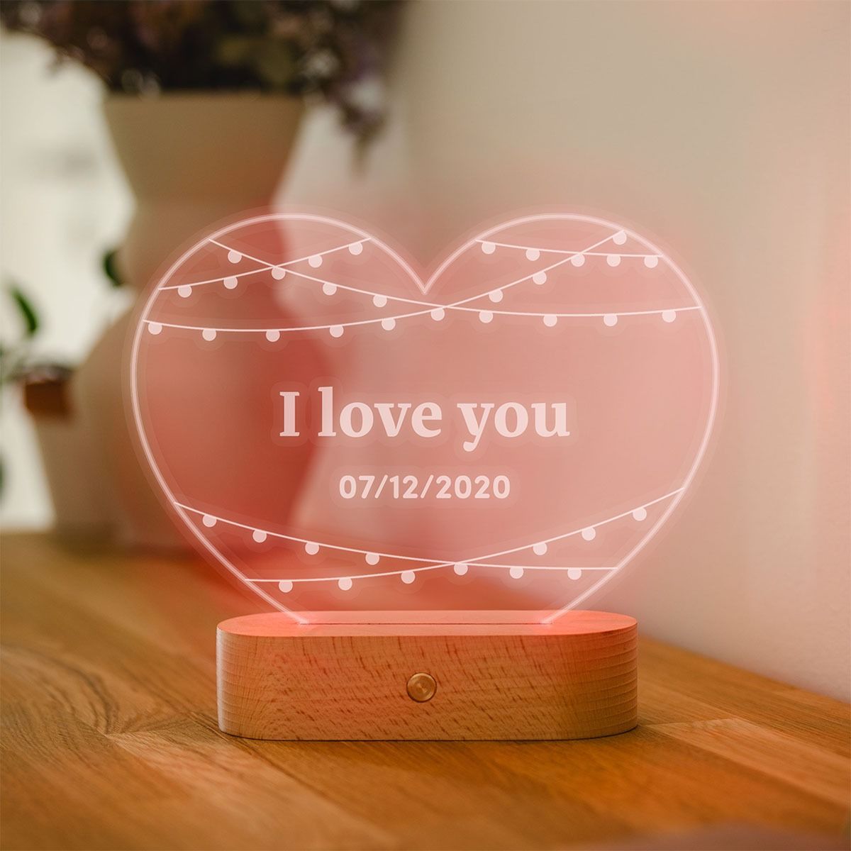 Personalisierbare LED-Lampe Herz mit Lichterkette und Text