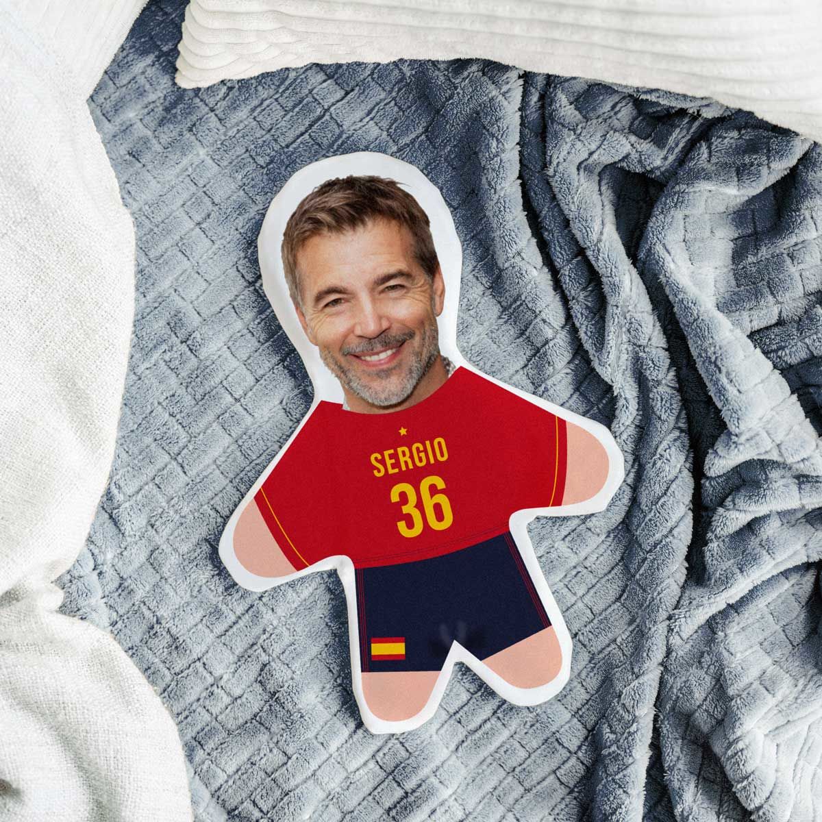 Mini Me mit Fußball-Trikot