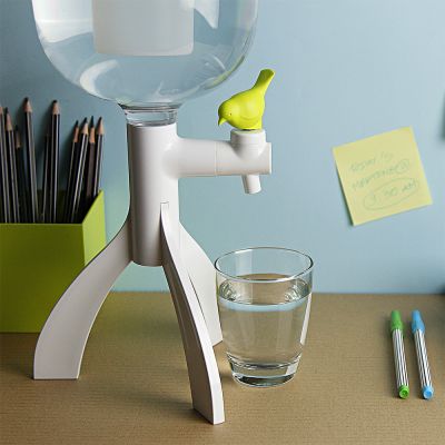 Durstiger Vogel Wasser-Dispenser