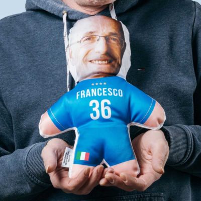 Mini Me mit Fußball-Trikot