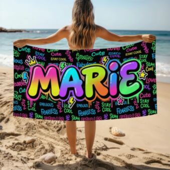 Serviette de Plage Personnalisée avec Prénom Graffiti