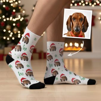 Personalisierbare Socken mit Gesicht und Weihnachtsmütze
