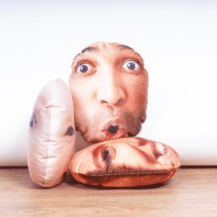 Personalisierbares Kissen mit Gesicht main product photo