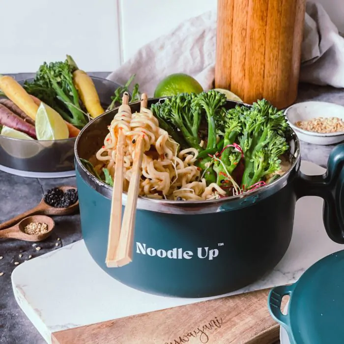 Ramen top to go