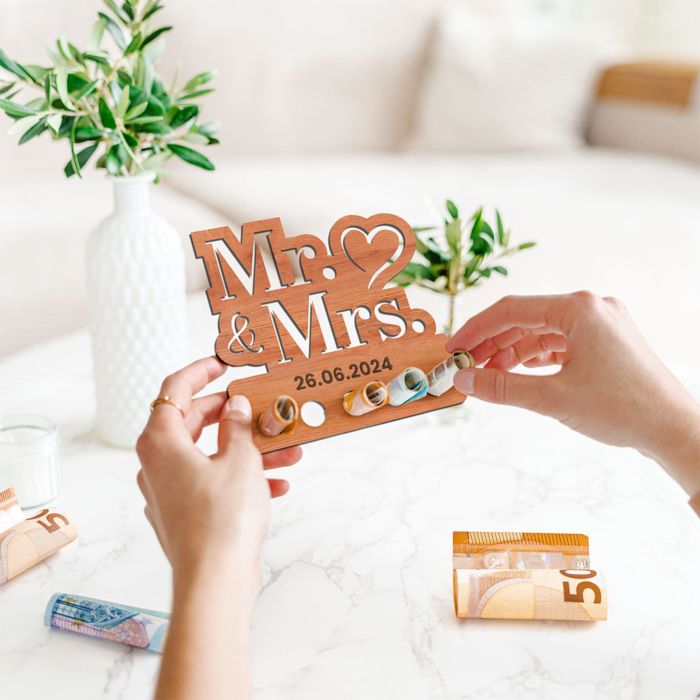 Personalisierbarers Geldgeschenk aus Holz Mr & Mrs