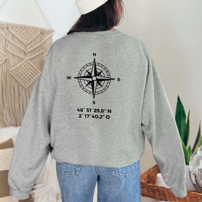 Personalisierbarer Pullover mit Kompass und Text