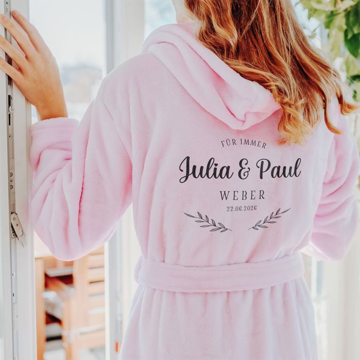 Personalisierbarer Bademantel mit Text und Kranz