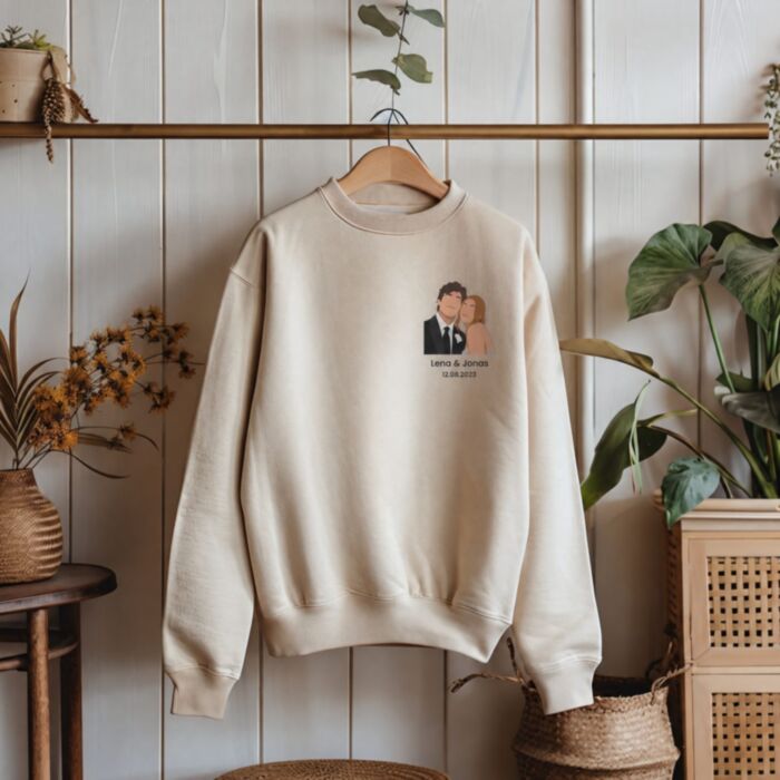 Personalisierbarer Pullover mit kleiner Illustration