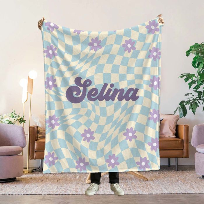 Personalisierbare Decke mit Retro-Hintergrund und Name 