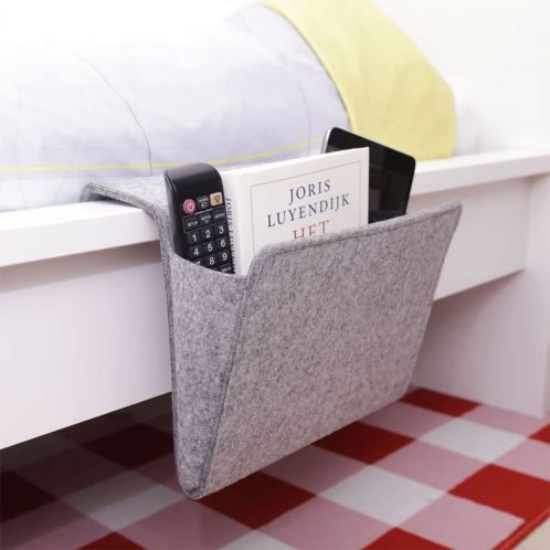 Praktische Seitentasche fürs Bett