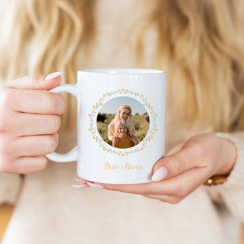 Personalisierbare Tasse Blumenkranz mit Foto und Text