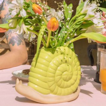 Vase in Schneckenform
