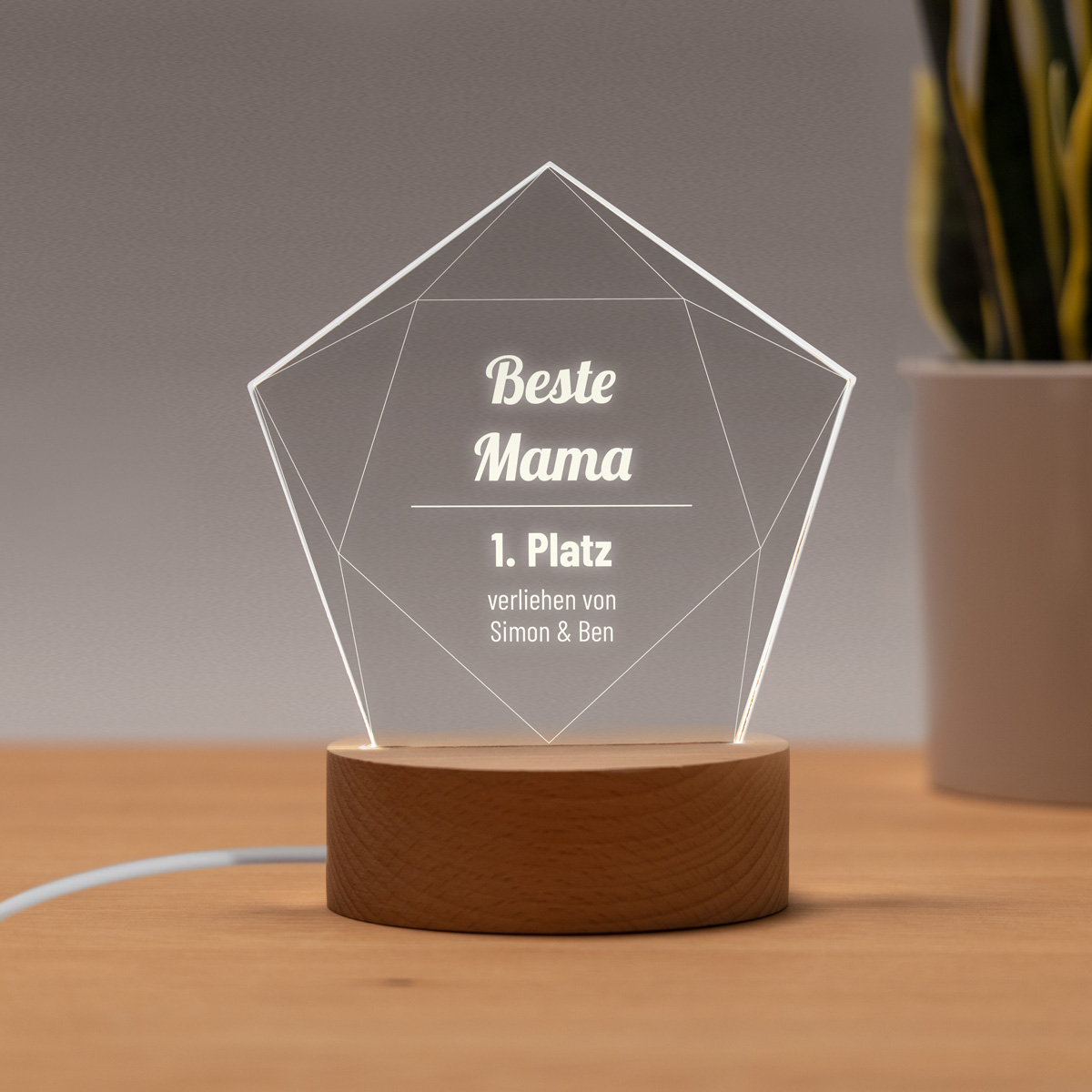 Personalisierbare LED-Lampe mit Stern
