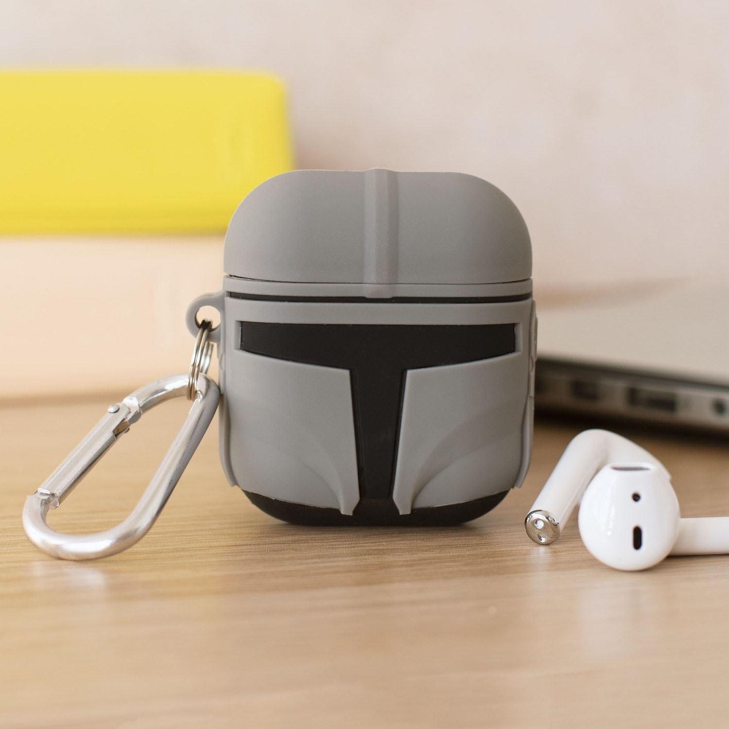 Mandalorian und Baby Yoda AirPod Cases