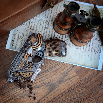 Retrokram - Steampunk-Pistole aus Schokolade
